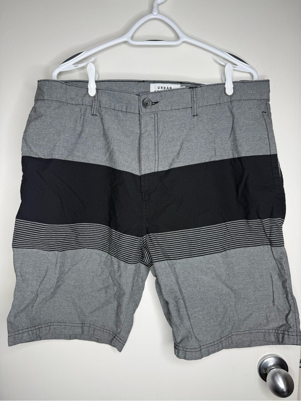 Urban Heritage Gray & Black Striped Men’s Shorts 38